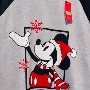 NWT
Disney Mickey Christmas Shirt.
Long sleeve 
Size XL